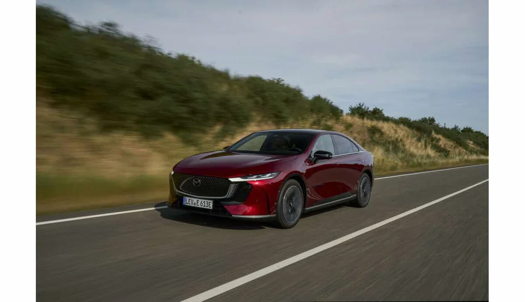 Mazda 6e: une grande berline élégante et électrique en essai
