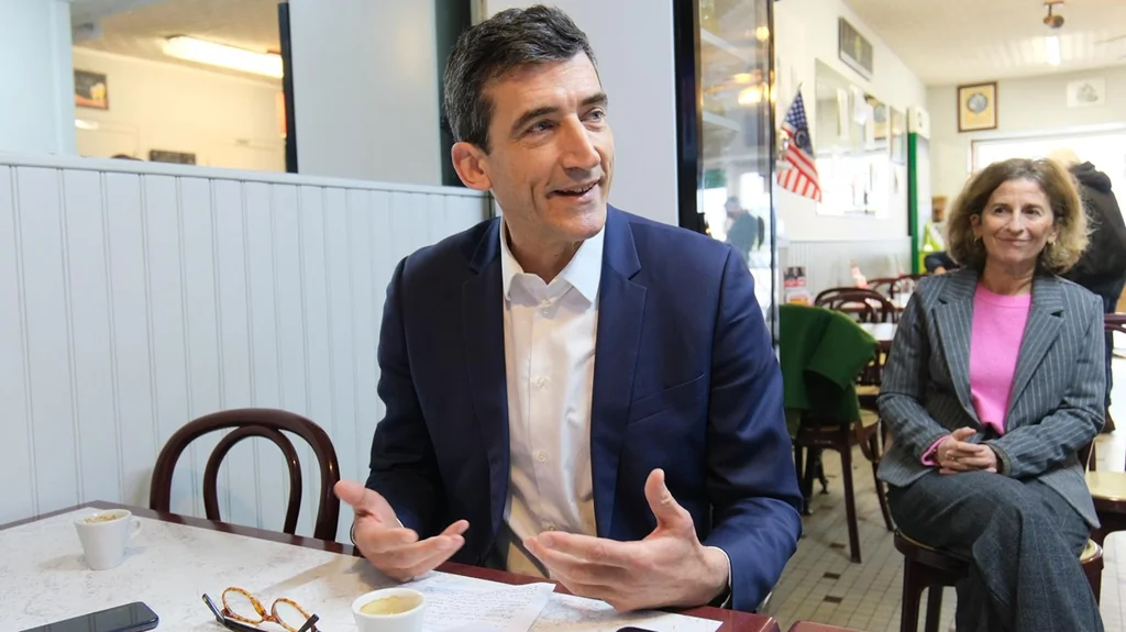 Municipales 2026 Niort et Arpaillargues en lice