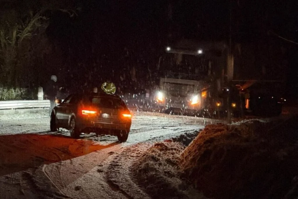 Neige et verglas: interdictions lourds en Manche et Finistère