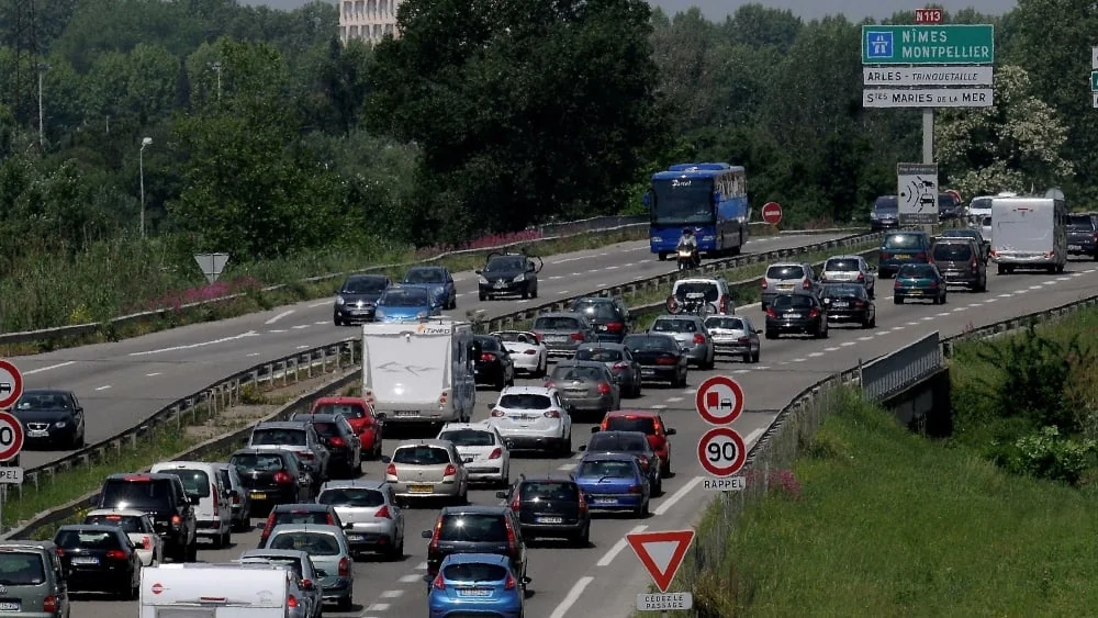 Projet de contournement autoroutier d'Arles : un débat en 2026