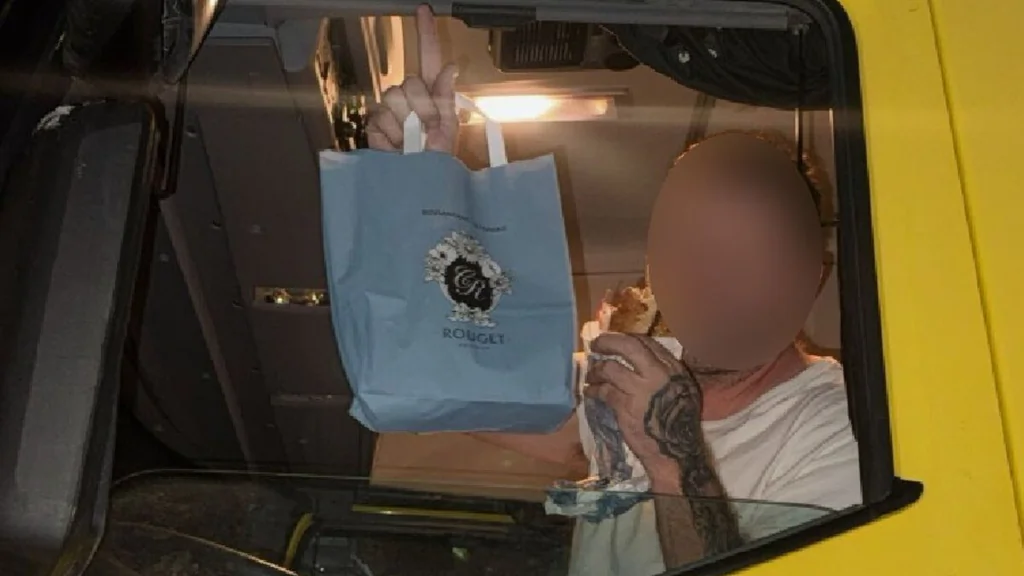 Solidarité sur l’A16 : des routiers nourris par une boulangerie et la gendarmerie