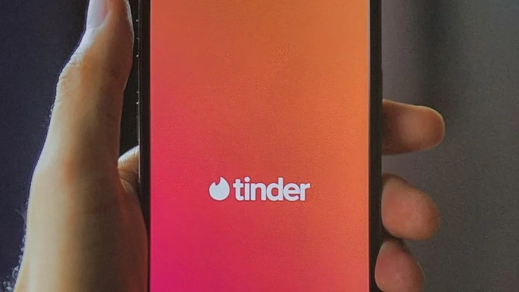 Tinder s’associe à l’État pour inciter les jeunes à voter aux municipales 2026