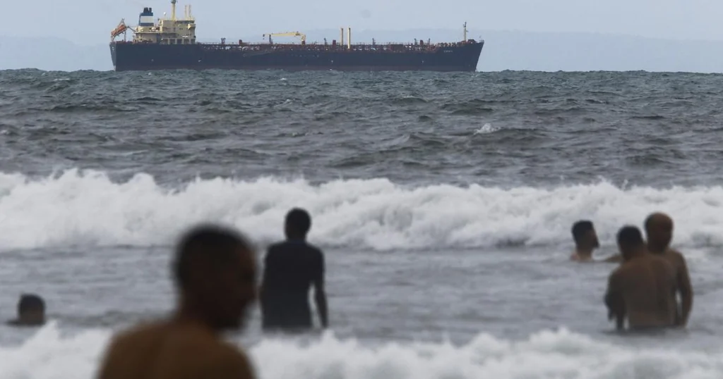 Washington envisage une interception armée d’un pétrolier russe en mer