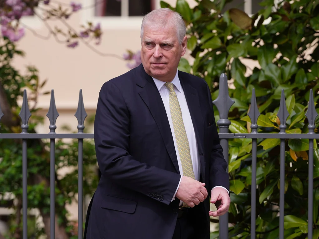 Arrestation du prince Andrew pour mauvaise conduite : les enjeux