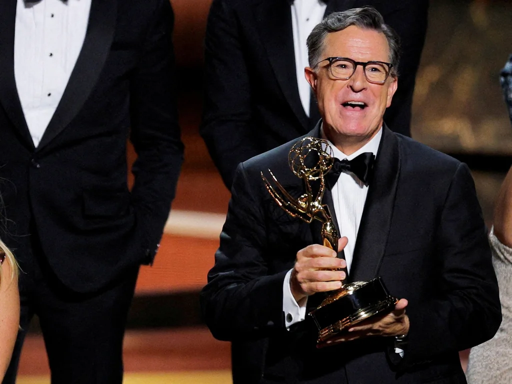 Colbert accuse CBS d'avoir bloqué une interview d'un candidat texan