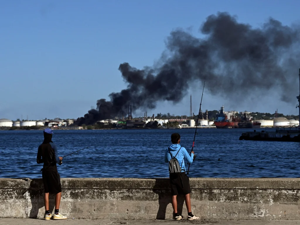 Incendie maîtrisé à la raffinerie de La Havane, Cuba