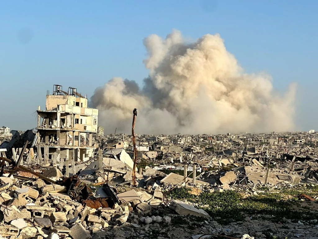 Israël tue 9 Palestiniens à Gaza et frappe le sud du Liban