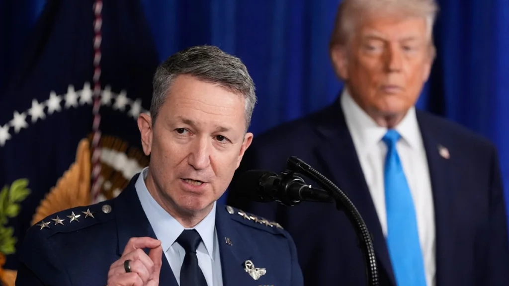 Trump dément : le général Caine aurait mis en garde contre l'Iran