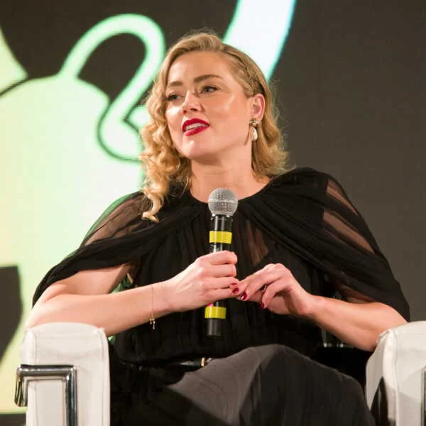 Amber Heard: silence après le procès, retour en lumière