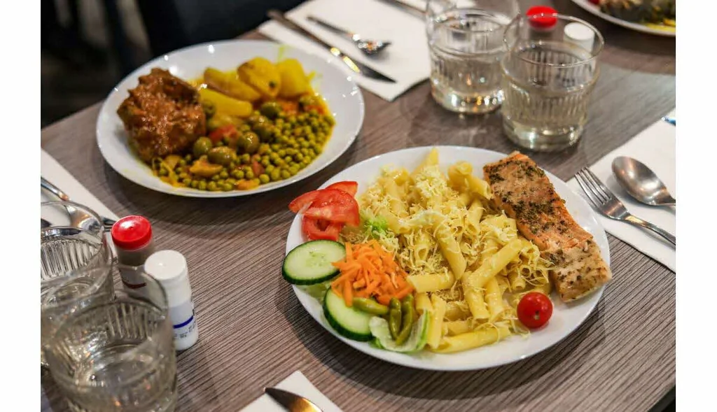 Autriche: des assiettes vides facturées quand les plats sont partagés