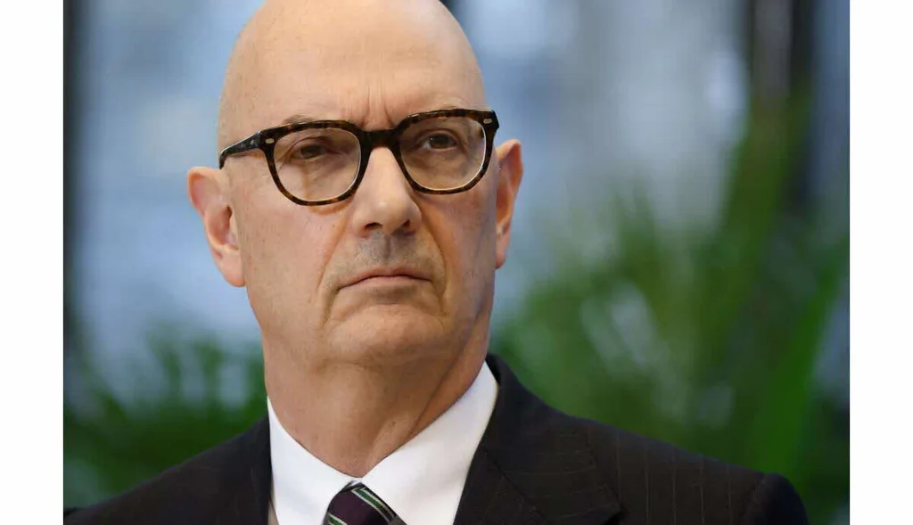 Blocage français de la vente d'infrastructures d'Eutelsat à EQT