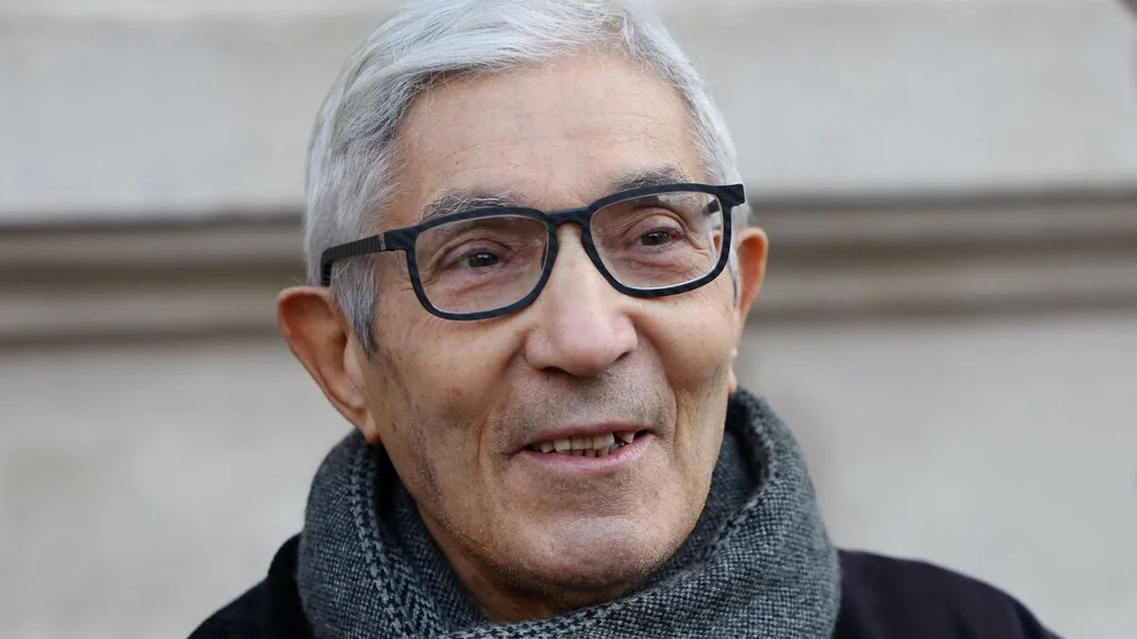 Boualem Sansal reçu à l’Académie française, applaudi par Rufin