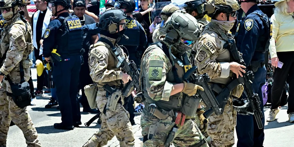 Décision judiciaire en Californie : les agents ICE peuvent porter des masques tout en étant identifiables