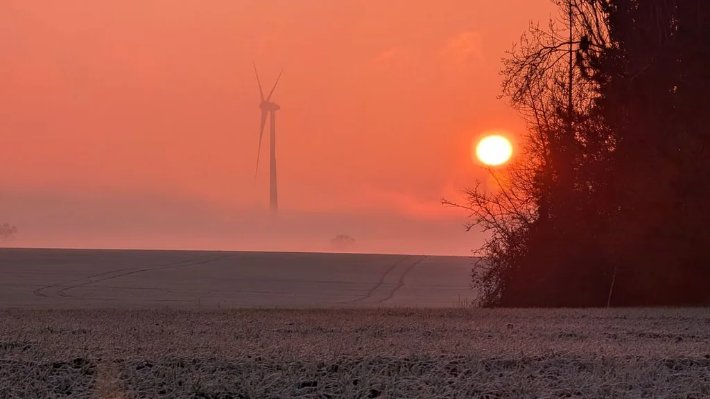 Électricité verte en UE en 2025 : solaire et éolien dépassent les fossiles