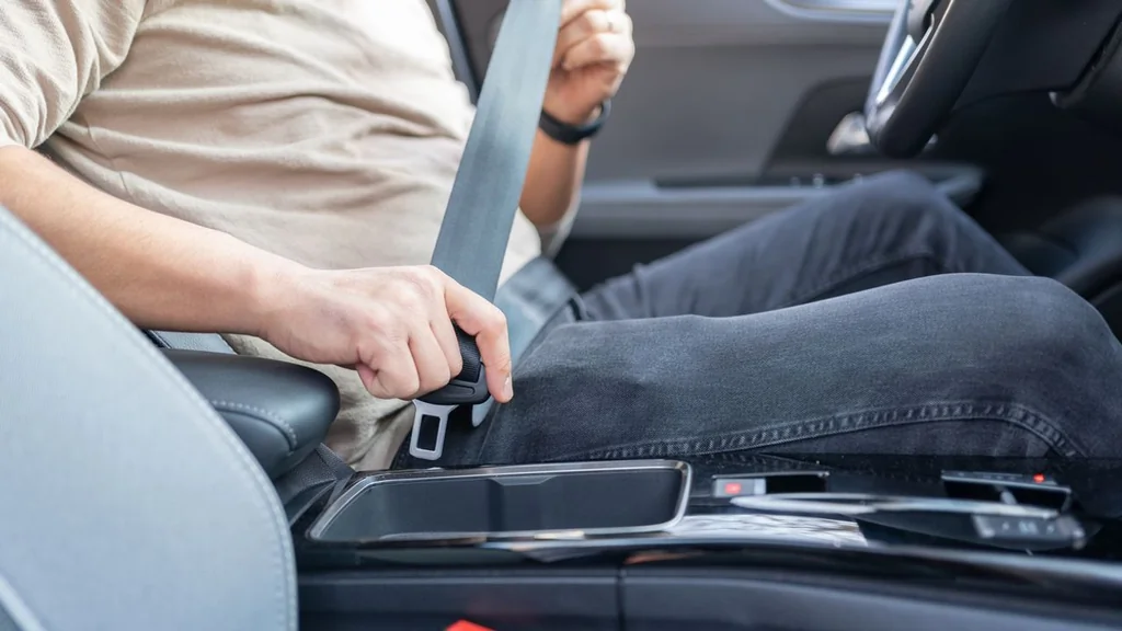 En France, la ceinture de sécurité devient un réflexe