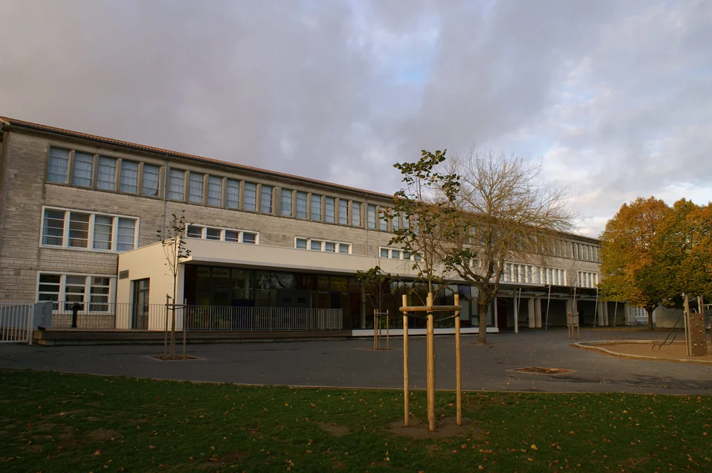 Exercice de sécurité en lycée maritime : controverse sur la militarisation