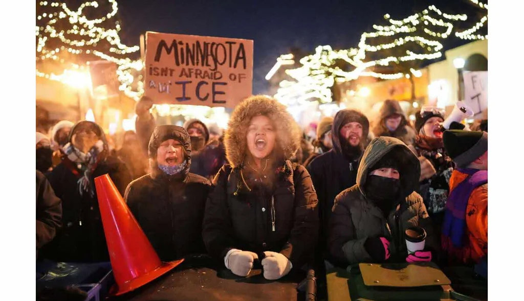 Homme tué par la police de l'immigration à Minneapolis: protestations