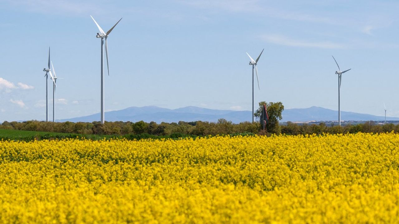 Champ d'éoliennes en Espagne