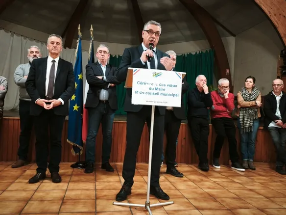 Salle des fêtes du Rouget-Pers lors de la cérémonie des vœux