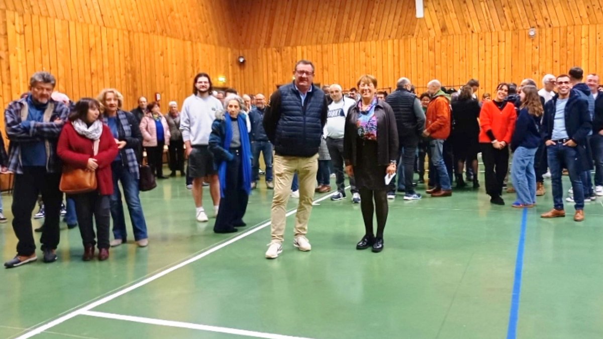 Castelnau-de-Lévis: voeux du maire et participants