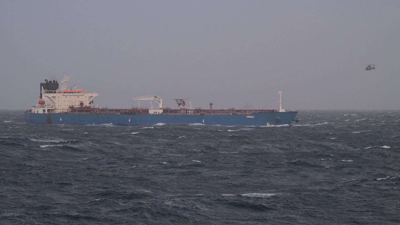 Pétrolier Grinch dans les eaux internationales (mer d'Alboran)