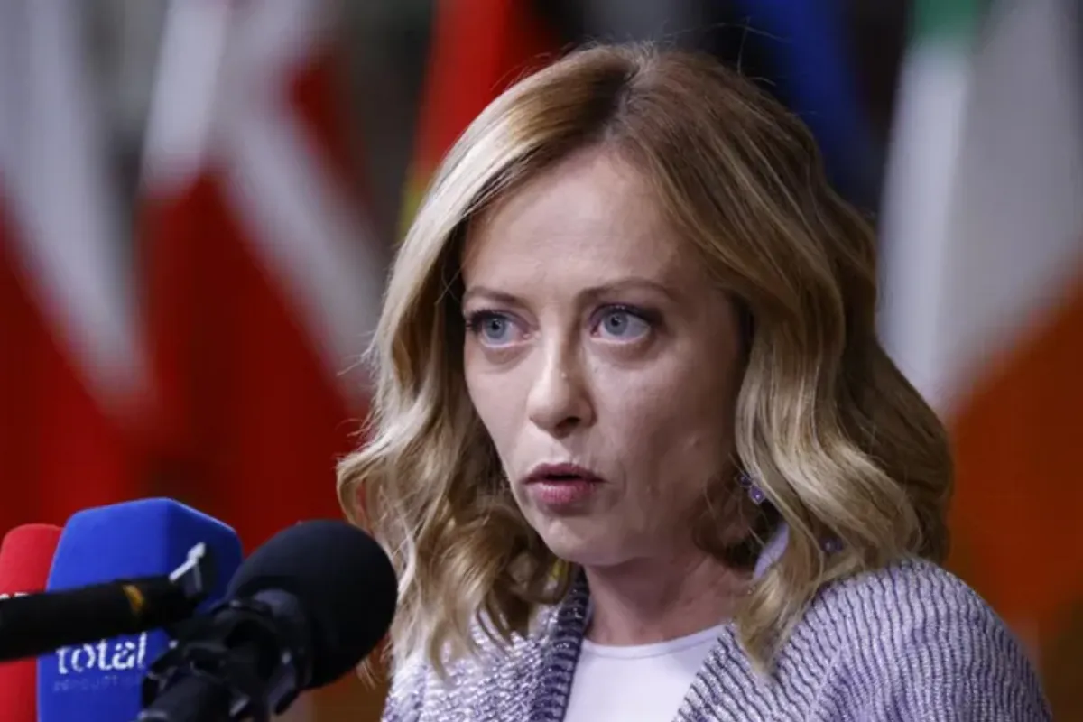 Meloni s'exprimant sur le Conseil de paix