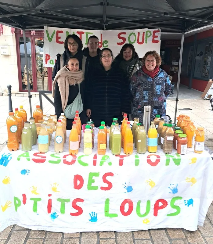 Activité de vente de soupes sur le marché d’Aubigny-sur-Nère