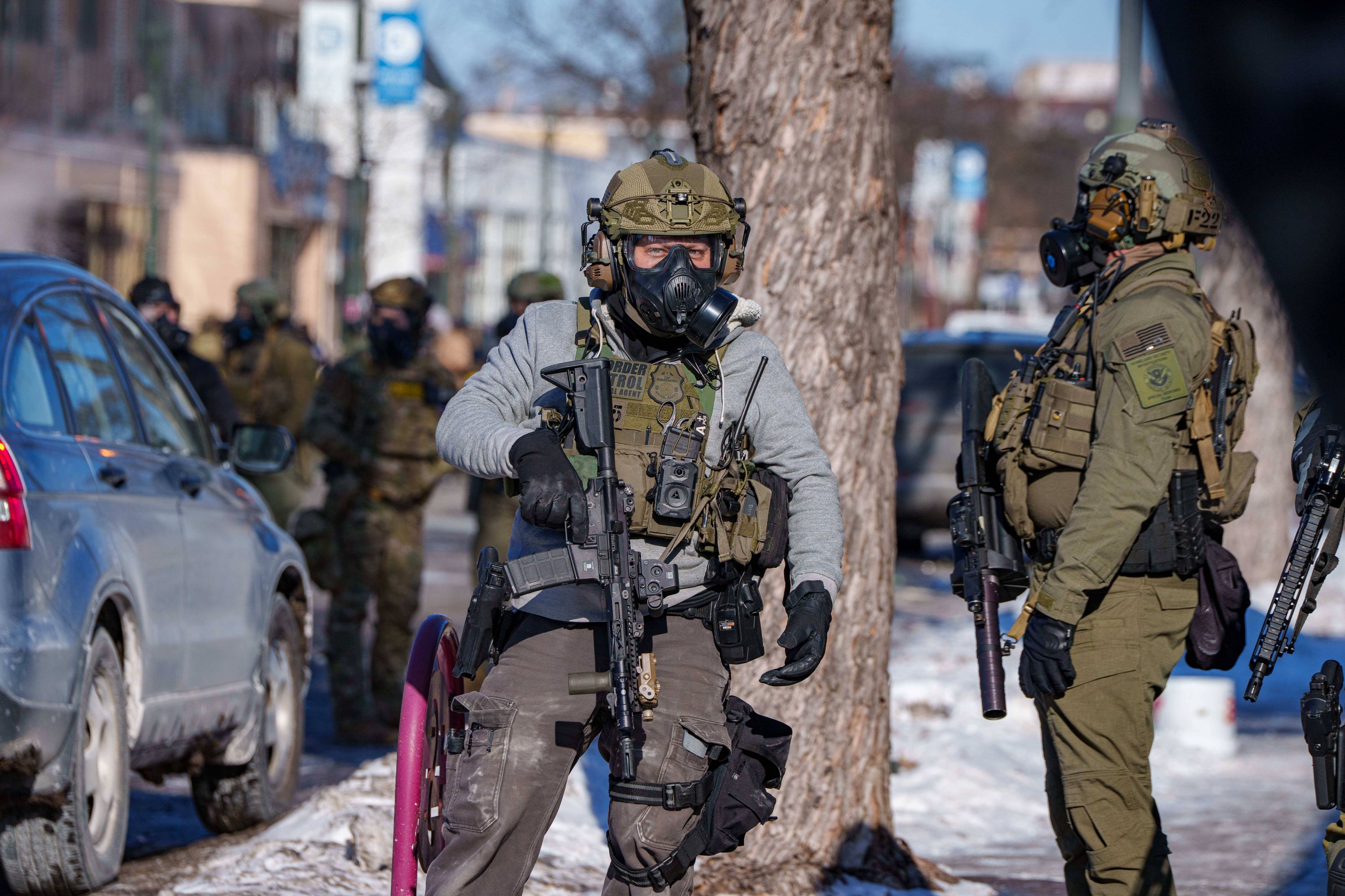 Vue générale d'une intervention policière lors d'une manifestation