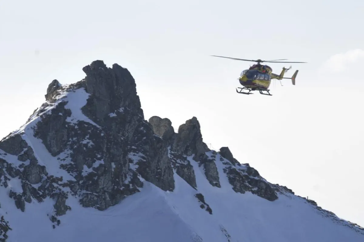Ski alpin dans une station en Autriche
