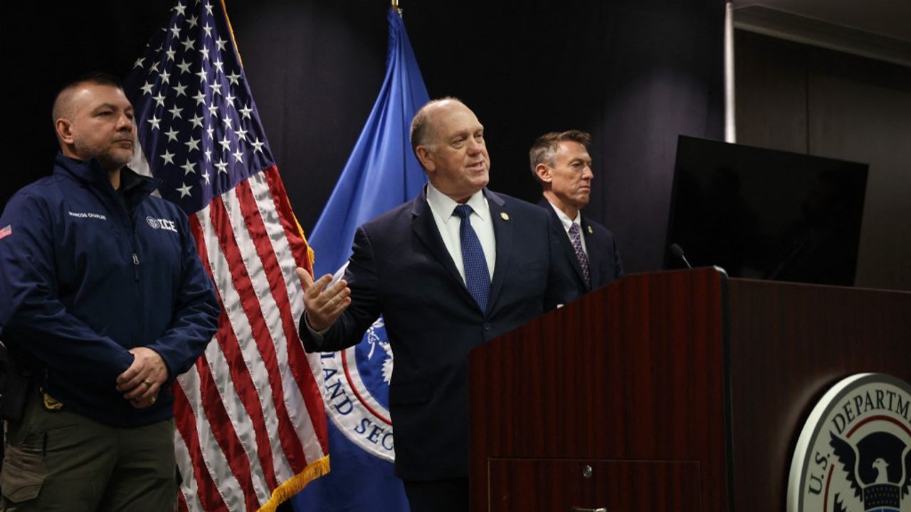 Tom Homan s’exprime à Minneapolis lors d’une conférence