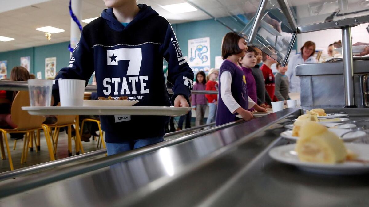 Sébastien Lecornu lors d’une visite agricole