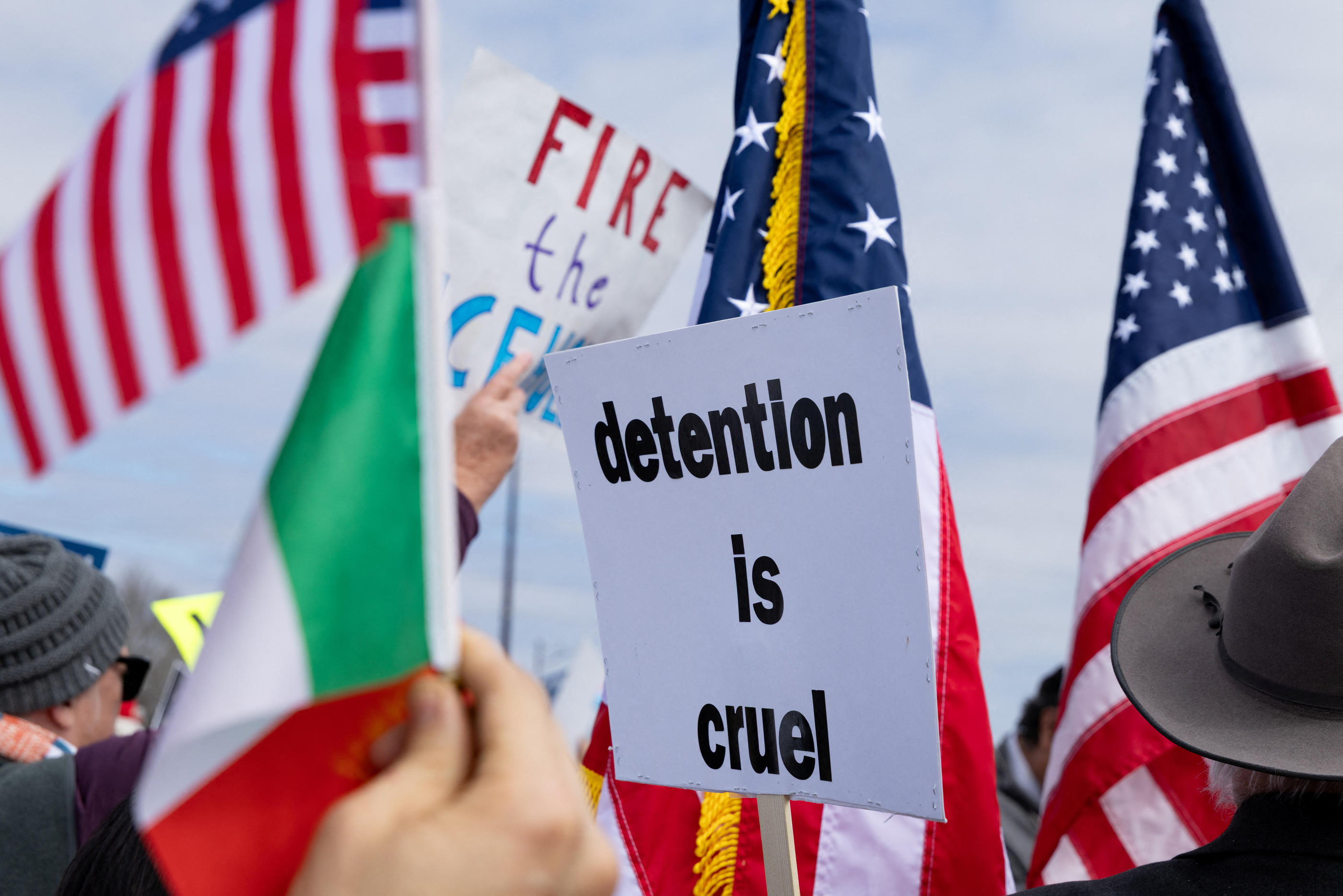 Des familles d’immigrants dénoncent des conditions de détention indignes au Texas