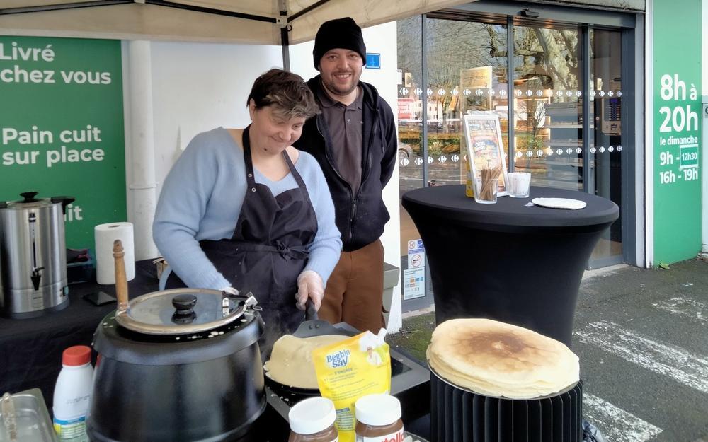 Navarrenx -- crêpes gratuites pour la Chandeleur