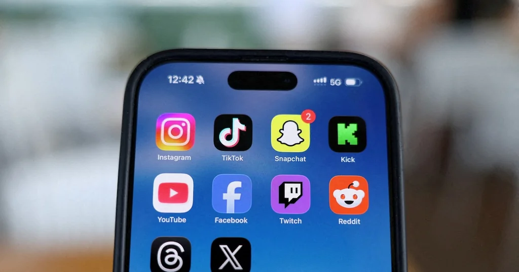 Interdiction des réseaux sociaux pour les moins de 15 ans : le débat