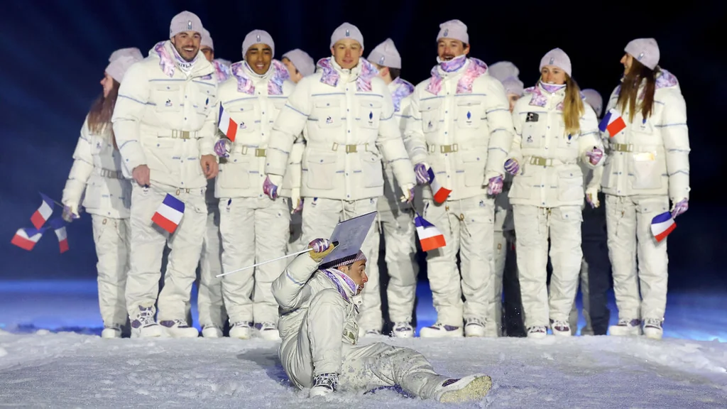 JO d’hiver 2026 : Jules Lapierre fait rire avec sa chute volontaire