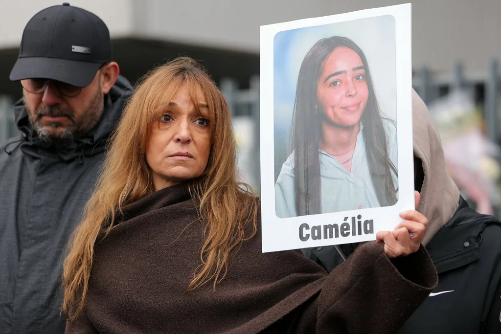 Mitry-Mory: marche contre le harcèlement après le suicide d'une lycéenne