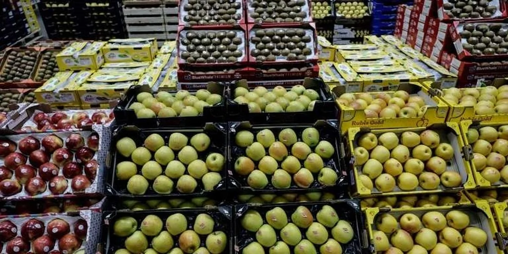 ONG alertent sur les cocktails de pesticides dans les pommes en Europe