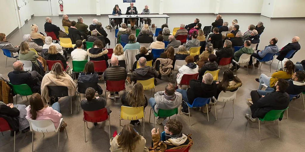 Réunions municipales à Biganos, Metz et Toulouse