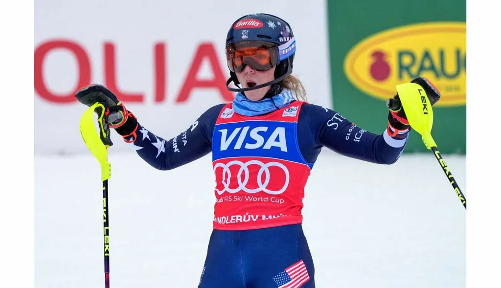 Shiffrin remporte le slalom et son neuvième petit globe