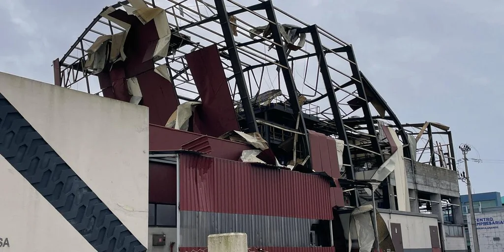 Tempête Kristin: cinq morts et 450 000 sans électricité au Portugal