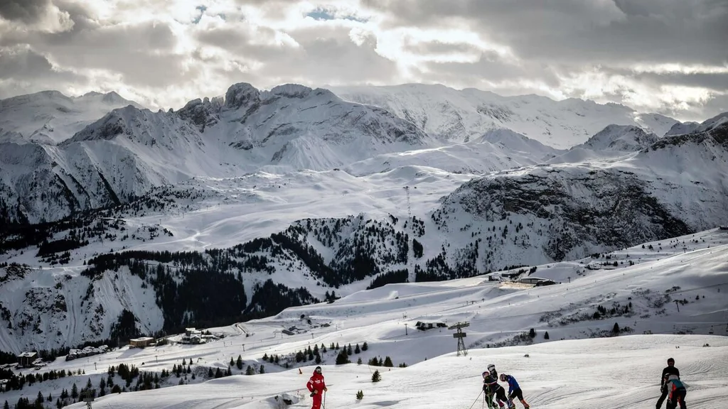 Tempête Nils en Savoie : Stations fermées face au risque d'avalanches