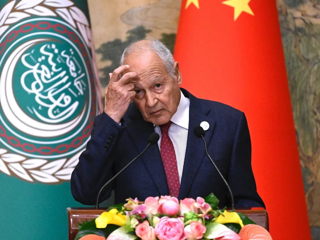 Abou el-Gheit dénonce les attaques iraniennes contre des pays arabes