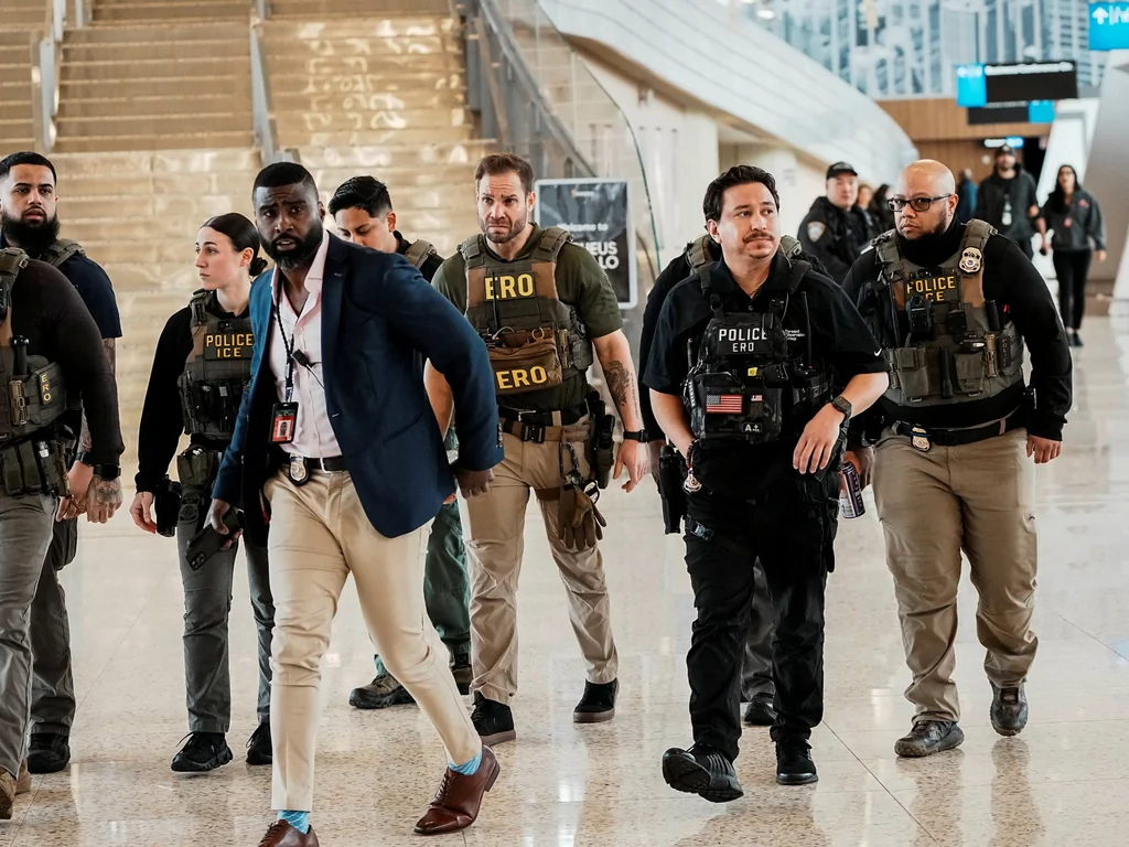 Agents ICE déployés dans 14 aéroports aux États-Unis