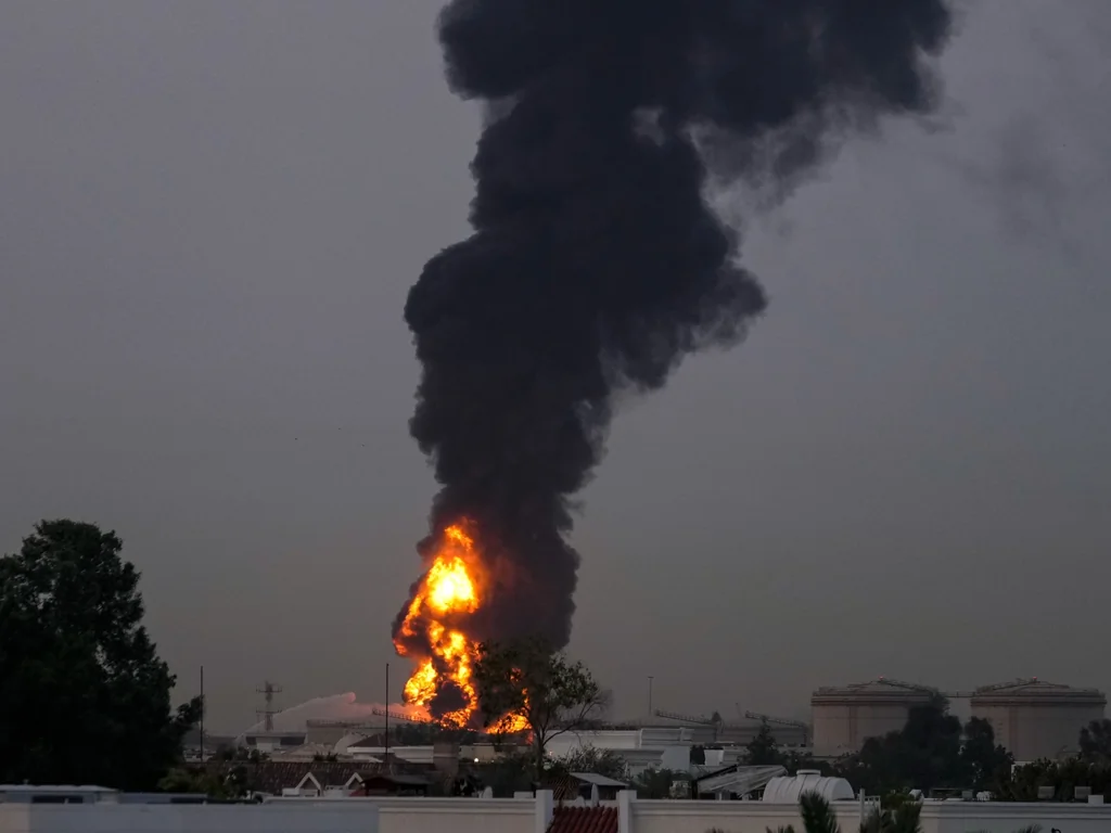 Attaques dans le Golfe : vols repris aux Émirats après alerte