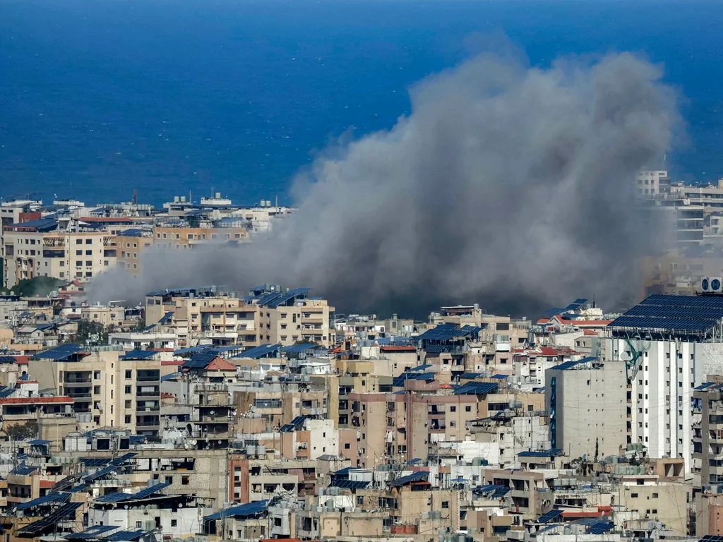 Beyrouth: Israël frappe la banlieue sud, 6 soldats blessés