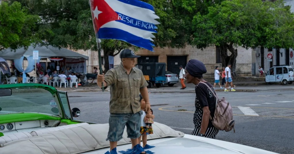 Cuba: vaste blackout et expulsion de l'ambassadeur à Quito