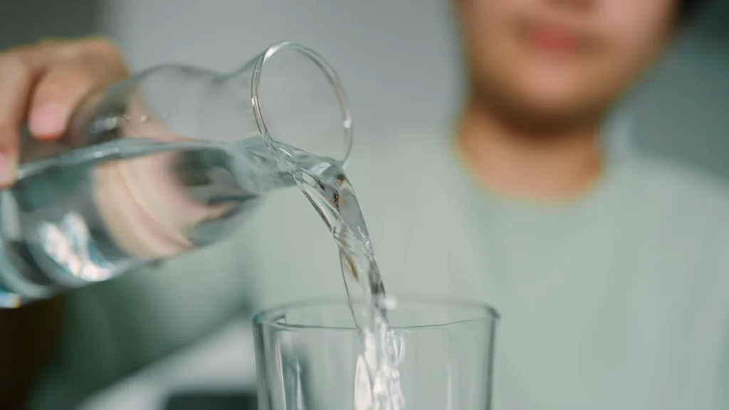 Eau du robinet ou en bouteille : Quelle choisir pour votre santé ?