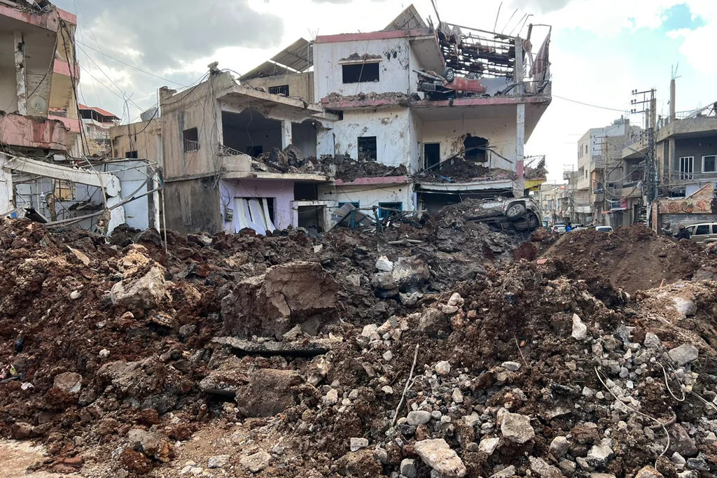 Escalade au Liban : bombardements israéliens et frappes du Hezbollah