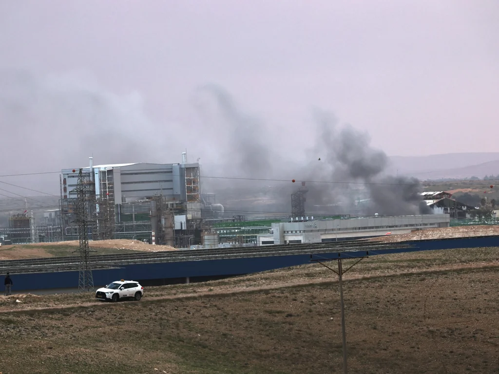 Escalade: missiles iraniens vers Israël, frappes sur Téhéran et Qom