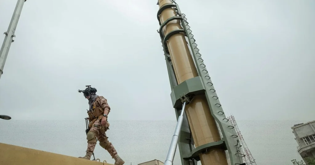 Garde révolutionnaire : Téhéran fixe la fin du conflit, menace Ormuz